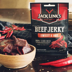 Jack Link’s Beef Jerky Sweet & Hot High Protein Meat Snack Dried Halal Beef 25g, Pack Of 6